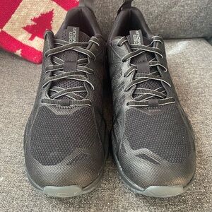 Under Armour Men's Black Athletic Sneakers